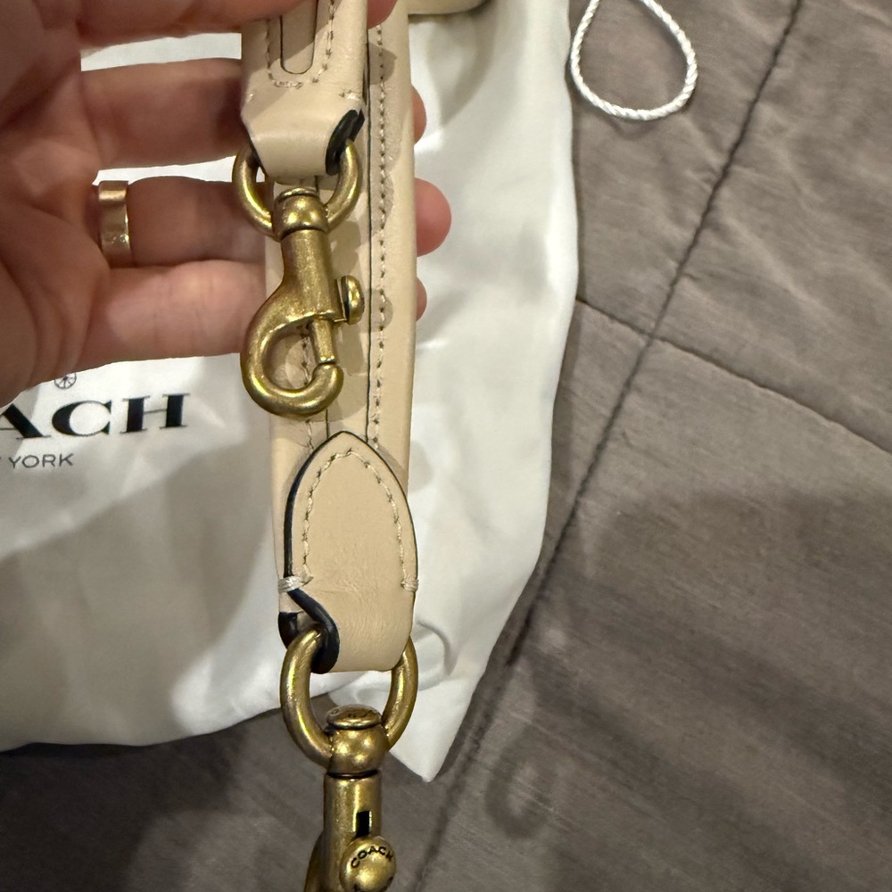 Coach Tabby Cream Leather Bag - Picture 8 of 11
